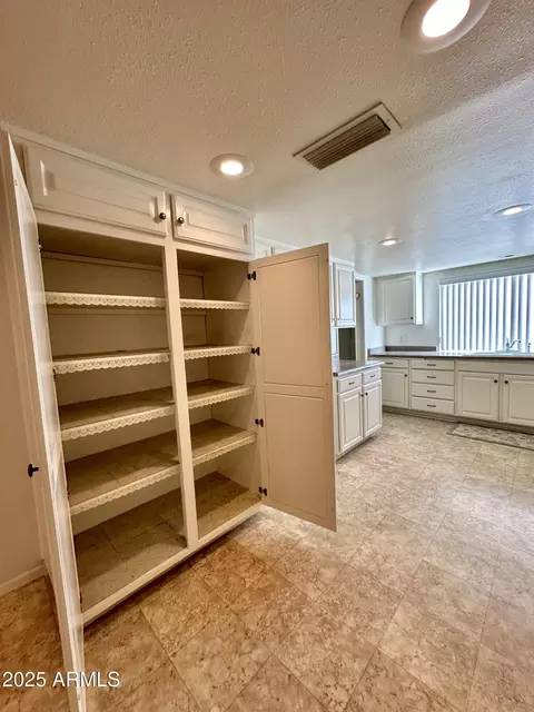 Kitchen - 4829 E Lake Point Cir, Phoenix, AZ 85044 photo 5 of 5