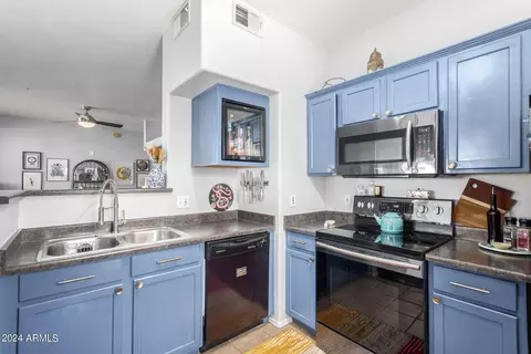 3302 N 7th St #208, Phoenix, AZ 85014 photo 9