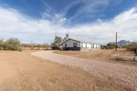 1080 W Foothill St, Apache Junction, AZ 85120 photo 4