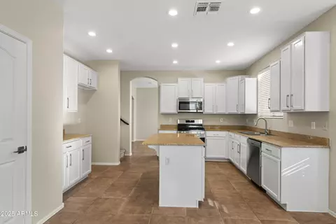 3591 E Remington Dr, Gilbert, AZ 85297 photo 4