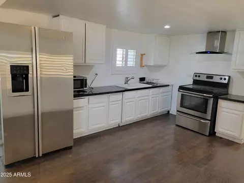 8401 N 67th Ave #199, Glendale, AZ 85302