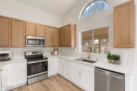 1651 E Countrywalk Ln, Chandler, AZ 85225