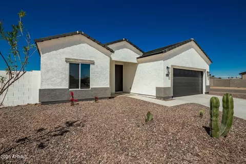 13717 S Huntington Rd, Arizona City, AZ 85123