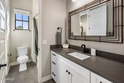 Bath - 4350 E Kings Ave, Phoenix, AZ 85032 photo 6 of 8