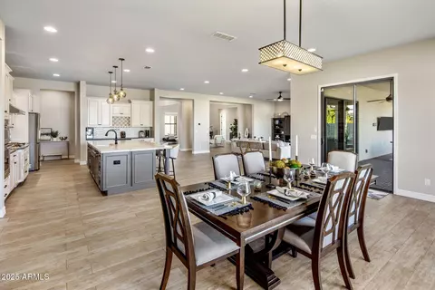 Dining - 4350 E Kings Ave, Phoenix, AZ 85032 photo 1 of 3