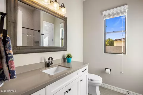 Bath - 4350 E Kings Ave, Phoenix, AZ 85032 photo 4 of 8