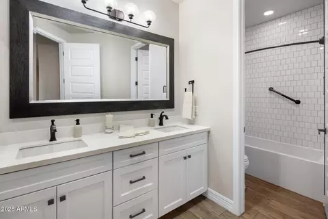 Bath - 4350 E Kings Ave, Phoenix, AZ 85032 photo 8 of 8