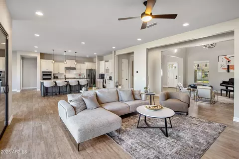Living - 4350 E Kings Ave, Phoenix, AZ 85032 photo 5 of 8