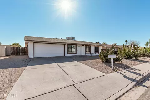 3719 W Acoma Dr, Phoenix, AZ 85053