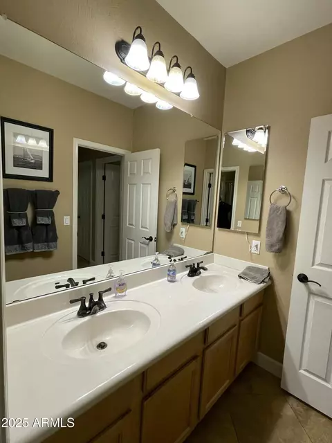 Bath - 861 E Toledo St, Gilbert, AZ 85295 photo 6 of 8