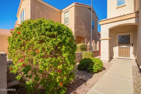 7046 W Mercer Ln, Peoria, AZ 85345