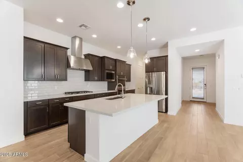 Entry Way - 1113 E La Mirada Dr, Phoenix, AZ 85042 photo 1 of 4