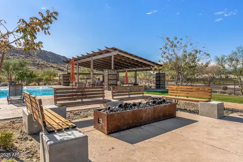 View/Area - 1113 E La Mirada Dr, Phoenix, AZ 85042 photo 1 of 4