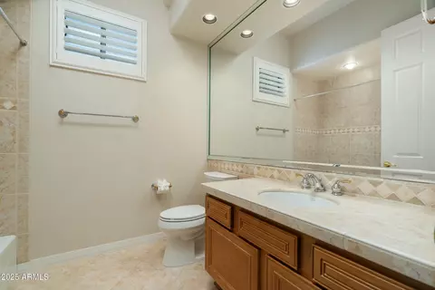 Bath - 2646 E Spring Rd, Phoenix, AZ 85032 photo 4 of 4