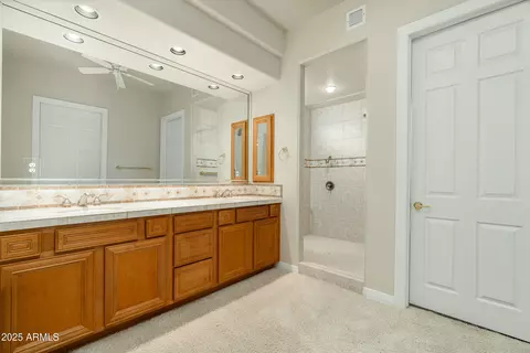 Bath - 2646 E Spring Rd, Phoenix, AZ 85032 photo 1 of 4