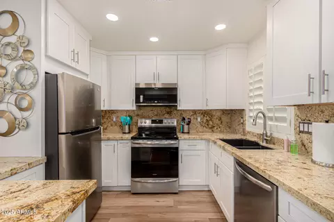 4554 E Paradise Village Pkwy #165, Phoenix, AZ 85032