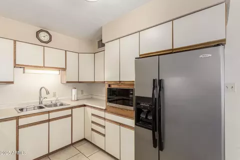 2439 E Meadowbrook Ave, Phoenix, AZ 85016 photo 8