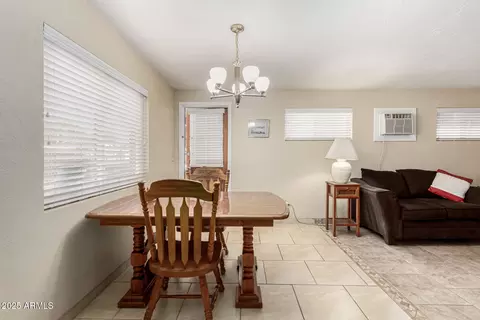 2439 E Meadowbrook Ave, Phoenix, AZ 85016 photo 9