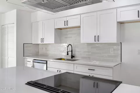 907 N Cherry St, Mesa, AZ 85201 photo 13