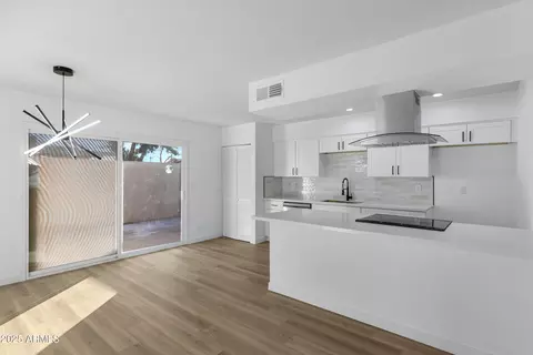 907 N Cherry St, Mesa, AZ 85201 photo 8