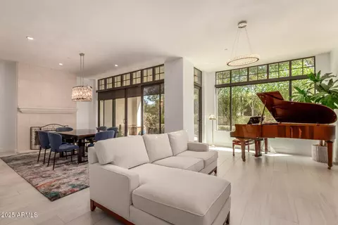 8 E Biltmore Est #117, Phoenix, AZ 85016