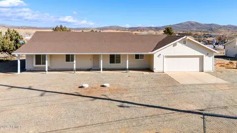 713 S Dunivin Ln, Dewey, AZ 86327