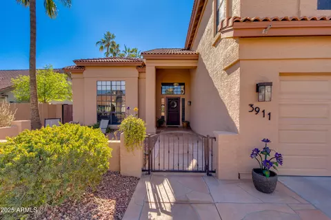 3911 E Lavender Ln, Phoenix, AZ 85044