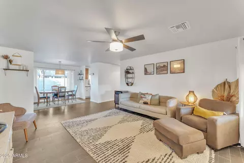 222 E Saint John Rd, Phoenix, AZ 85022 photo 2