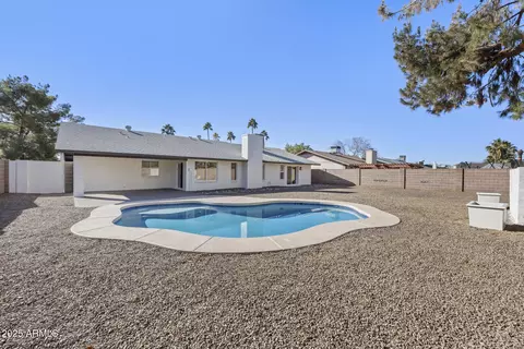 Exterior - 108 E Angela Dr, Phoenix, AZ 85022 photo 3 of 5