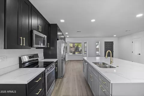 Kitchen - 108 E Angela Dr, Phoenix, AZ 85022 photo 1 of 4