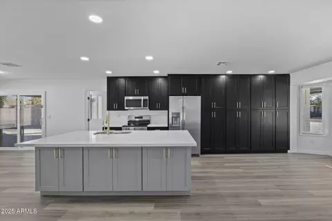 Kitchen - 108 E Angela Dr, Phoenix, AZ 85022 photo 2 of 4