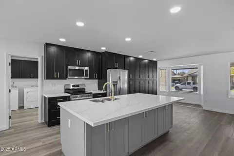 Kitchen - 108 E Angela Dr, Phoenix, AZ 85022 photo 4 of 4