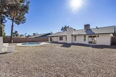 Exterior - 108 E Angela Dr, Phoenix, AZ 85022 photo 4 of 5
