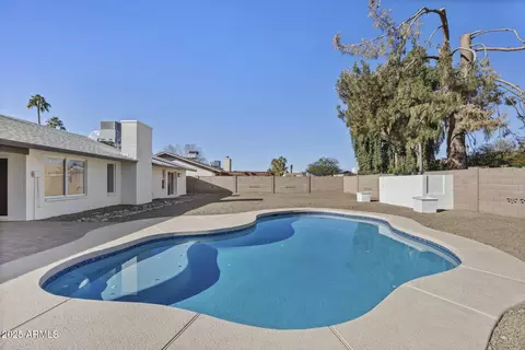 Exterior - 108 E Angela Dr, Phoenix, AZ 85022 photo 5 of 5