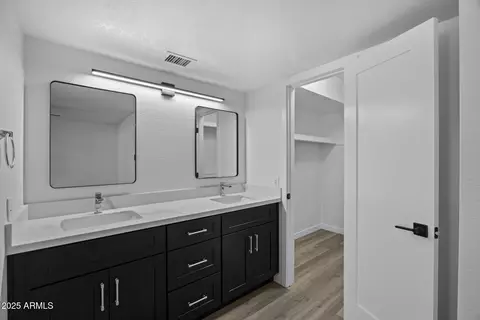 Bath - 108 E Angela Dr, Phoenix, AZ 85022 photo 3 of 5