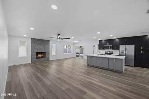 Living - 108 E Angela Dr, Phoenix, AZ 85022 photo 4 of 6