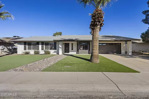 108 E Angela Dr, Phoenix, AZ 85022