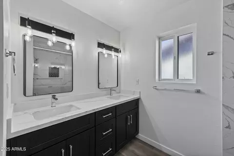 Bath - 108 E Angela Dr, Phoenix, AZ 85022 photo 4 of 5