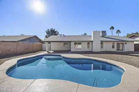 Exterior - 108 E Angela Dr, Phoenix, AZ 85022 photo 2 of 5