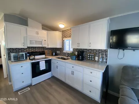 2208 W Klamath Ave #208, Apache Junction, AZ 85119 photo 8