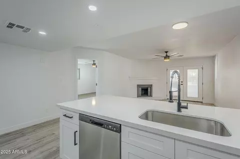 1675 N Monterey Dr, Apache Junction, AZ 85120 photo 9