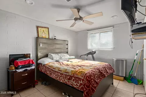 6337 W Mitchell Dr, Phoenix, AZ 85033 photo 14