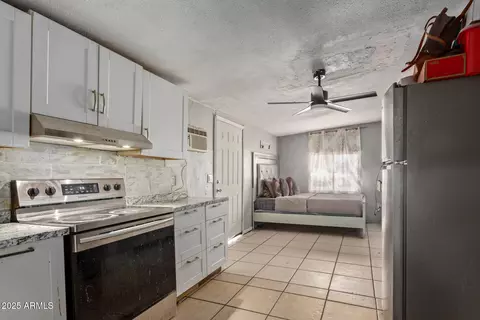 6337 W Mitchell Dr, Phoenix, AZ 85033 photo 8
