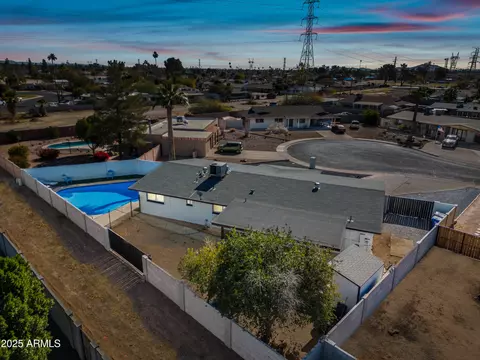 View/Area - 1344 Ellis Cir, Mesa, AZ 85203 photo 13 of 15