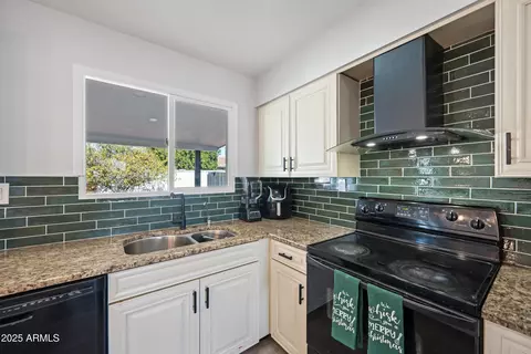 Kitchen - 1344 Ellis Cir, Mesa, AZ 85203 photo 2 of 7