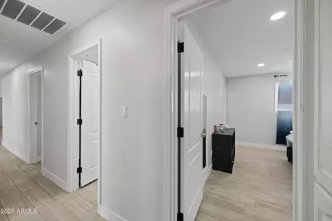 Entry Way - 1344 Ellis Cir, Mesa, AZ 85203 photo 3 of 3