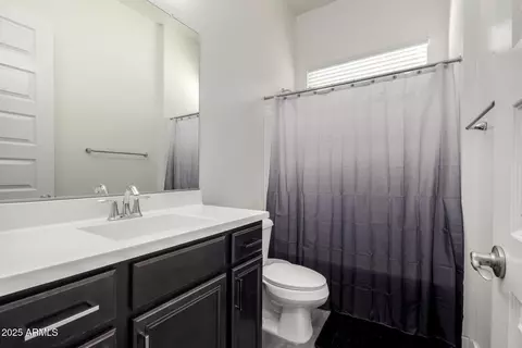 Bath - 4288 E Comstock Dr, Gilbert, AZ 85296 photo 4 of 4