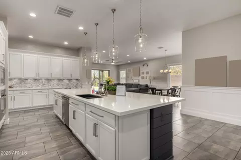 Kitchen - 4288 E Comstock Dr, Gilbert, AZ 85296 photo 3 of 5