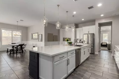 Kitchen - 4288 E Comstock Dr, Gilbert, AZ 85296 photo 4 of 5