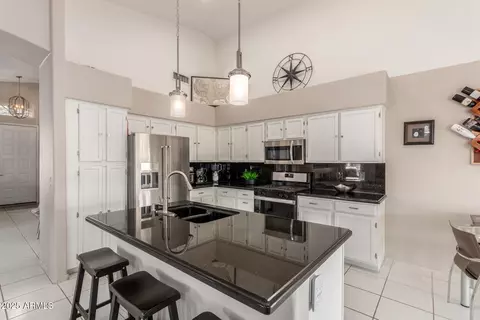 Kitchen - 1205 E Tradewind Dr, Gilbert, AZ 85234 photo 4 of 5